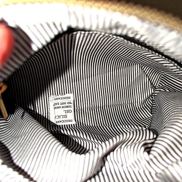 ✨NWT Deluxity L.A. Crossbody Bag In Green - Picture 10 of 11